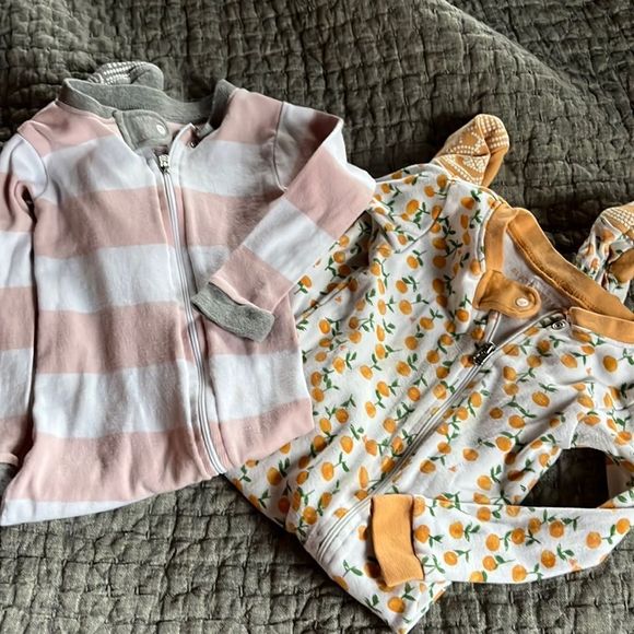 Pair of Burt’s Bees Footie Pajamas - Picture 1 of 11